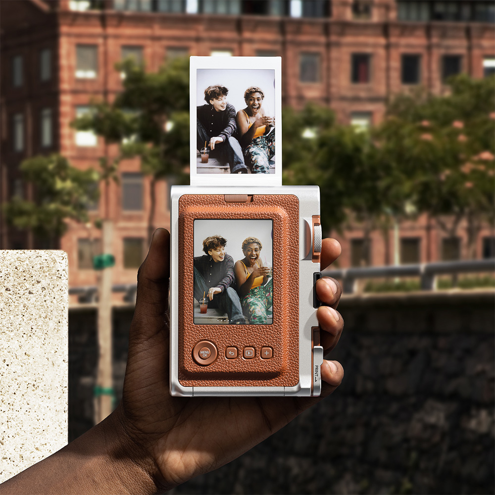 Foto 6 | Cámara Fujifilm Instax Mini Evo color Café