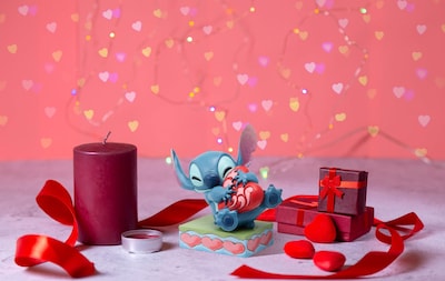 Foto 2 | Figura Enesco Disney Traditions Lilo And Stitch 13 Cm - Venta Internacional.
