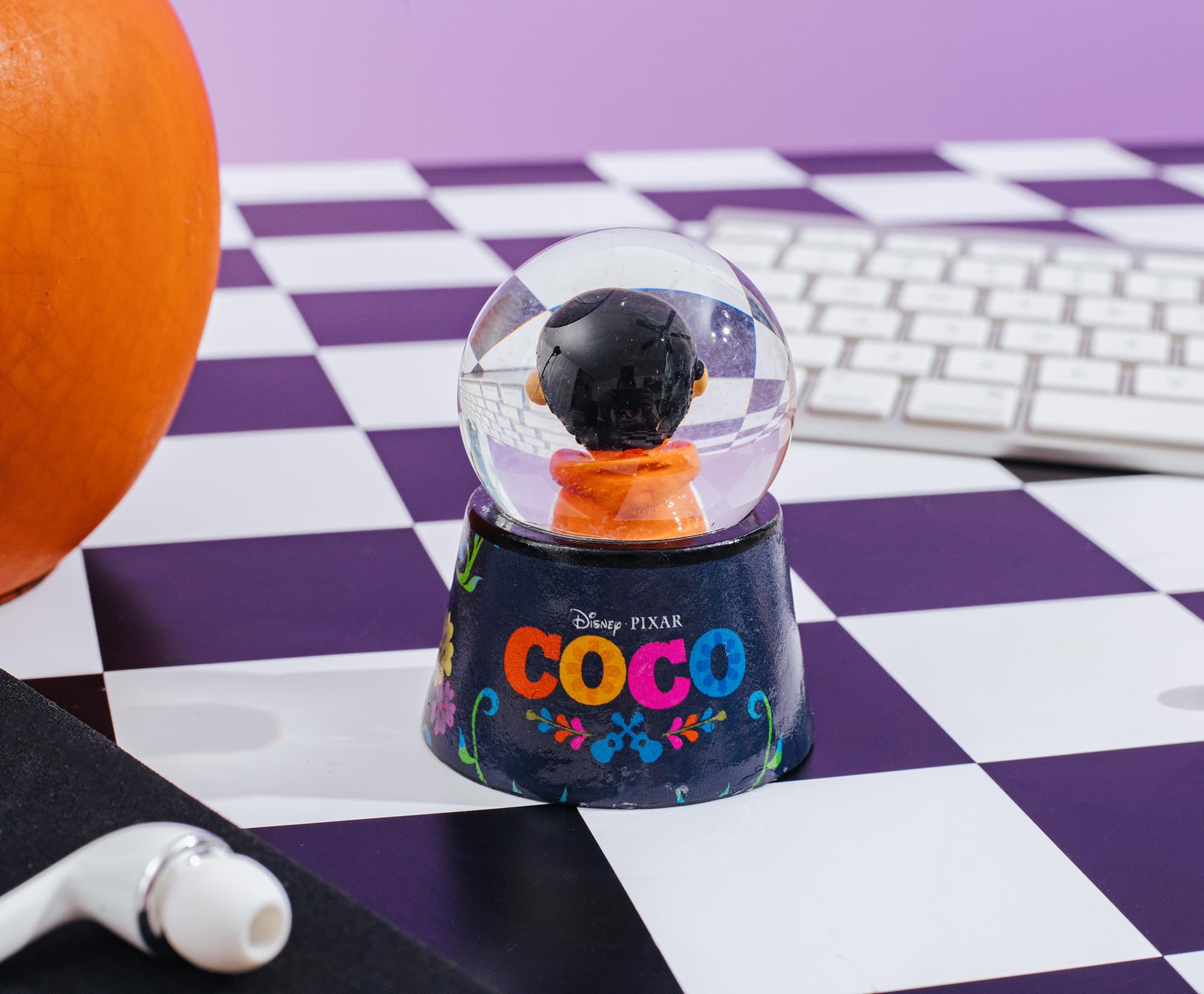 Foto 6 pulgar | Bola De Nieve Silver Buffalo Disney Pixar Coco - Venta Internacional.