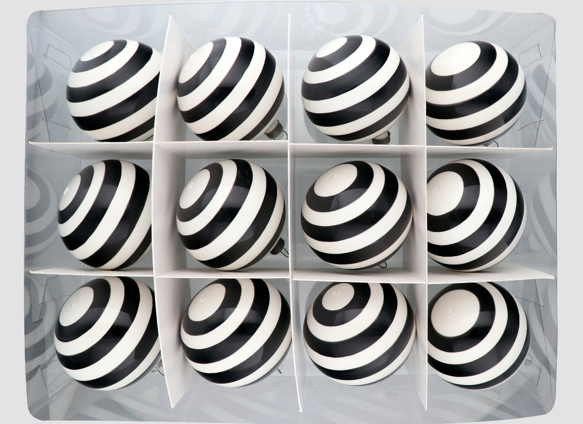 Esferas de Navidad Caramelo Funbu Negras con Blanco 12 Piezas