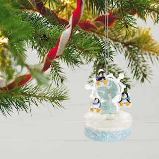 Foto 6 | Adorno Navideño Hallmark Keepsake Playful Penguins 2023 - Venta Internacional.