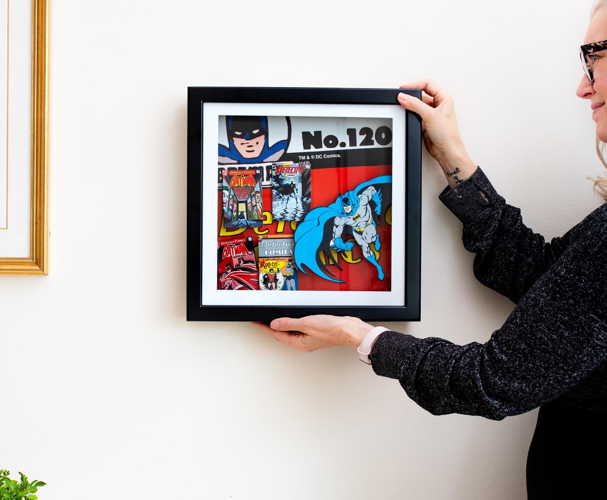Foto 6 pulgar | Expositor De Pared Dc Comics Batman #120 Con Marco De Madera 3d - Venta Internacional.