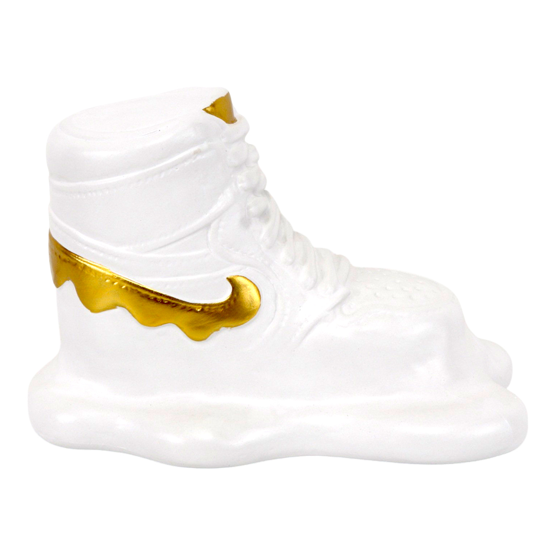 Figura Decorativa - Forma Tenis Blanco Con Dorado