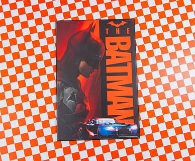 Foto 3 | Decoración Mural Plateada De Buffalo Dc Comics The Batman 33 X 48 Cm - Venta Internacional.