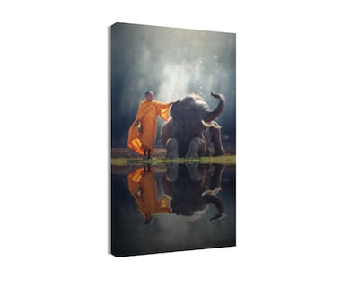 Foto 1 | Cuadro Decorativo Entelado 70x120cm Monje y Elefante en el Campo de Tailandia, Conexión Espiritual y Natural
