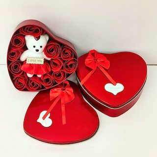 Foto 1 | Caja En Forma De Corazón Con Arreglo De Rosas Y Osito