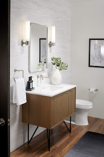 Foto 3 | Espejo De Pared Kohler Essential Rectángulo 56x86 Cm Níquel - Venta Internacional.