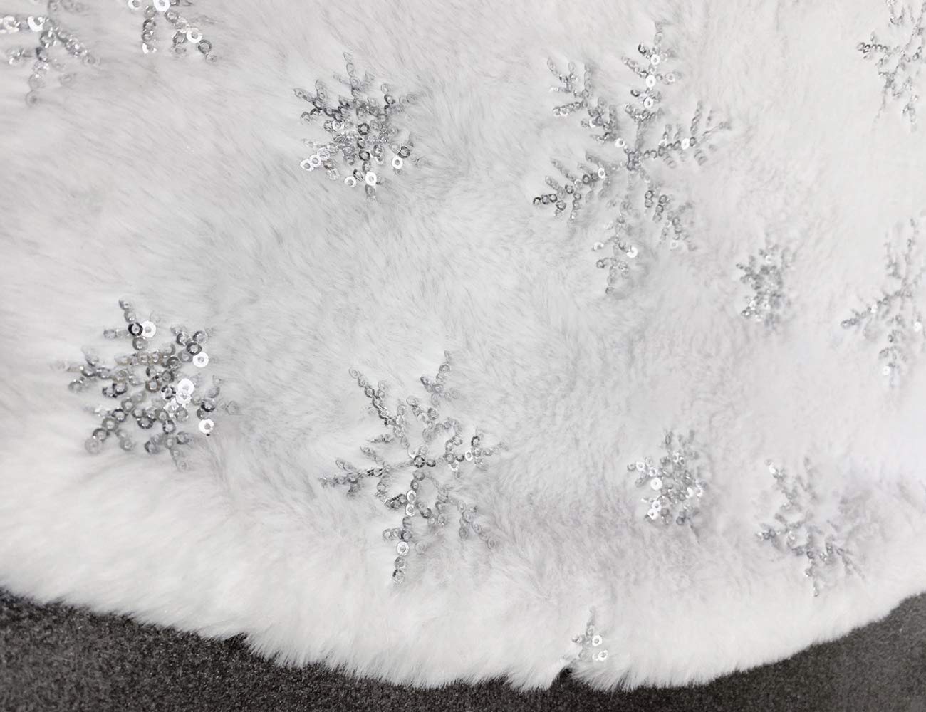Foto 4 pulgar | Falda Para Árbol De Navidad Chichic, Piel Sintética Blanca, 122 Cm - Venta Internacional.