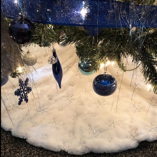 Foto 5 | Falda Para Árbol De Navidad Chichic, Piel Sintética Blanca, 122 Cm - Venta Internacional.