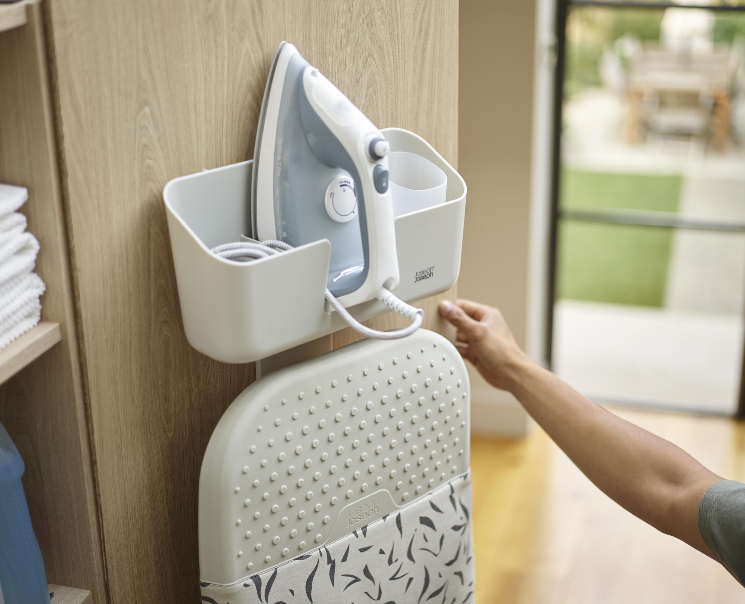 Foto 4 pulgar | Organizador De Almacenamiento Para Jarras Y Soporte Para Planchas Joseph Joseph Ironhub - Venta Internacional.