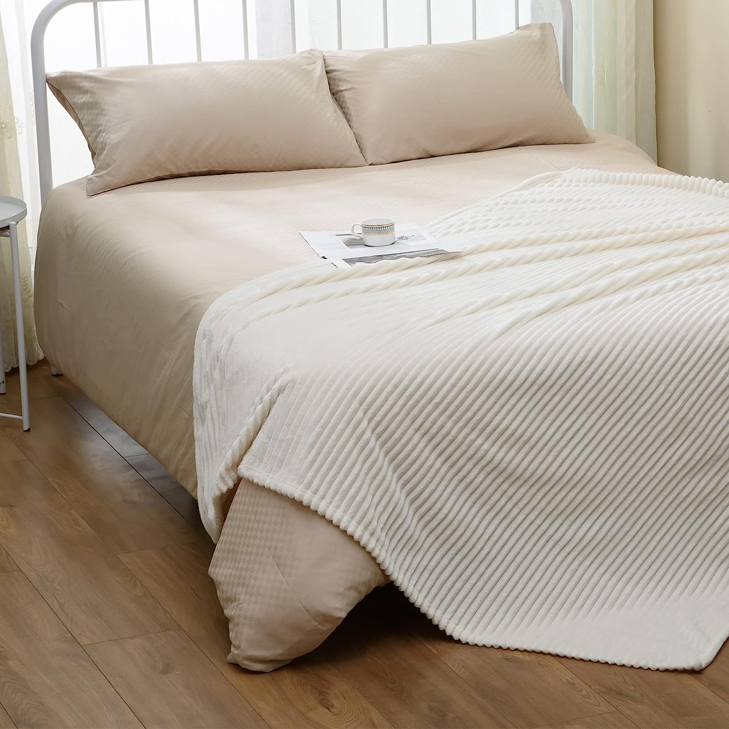 Foto 4 | Frazada B.KIND & BEYOND color Blanco Ultra Suavecita y Calientita King Size