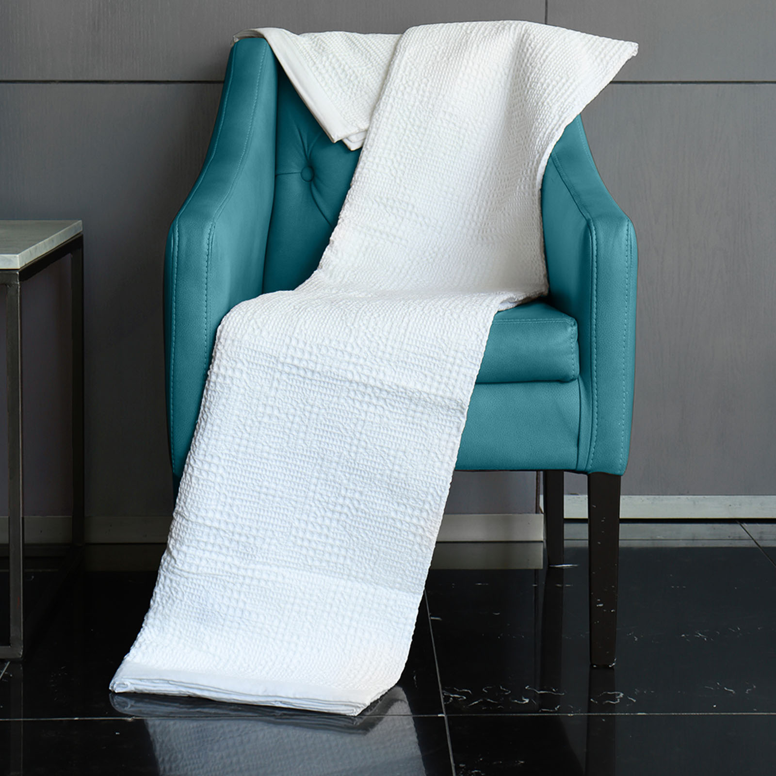 Foto 1 | Frazada Matrimonial Hokins Blanca 100% Algodón Suave y Fresca para Sofá Cama o Decoración Patrón Elegante