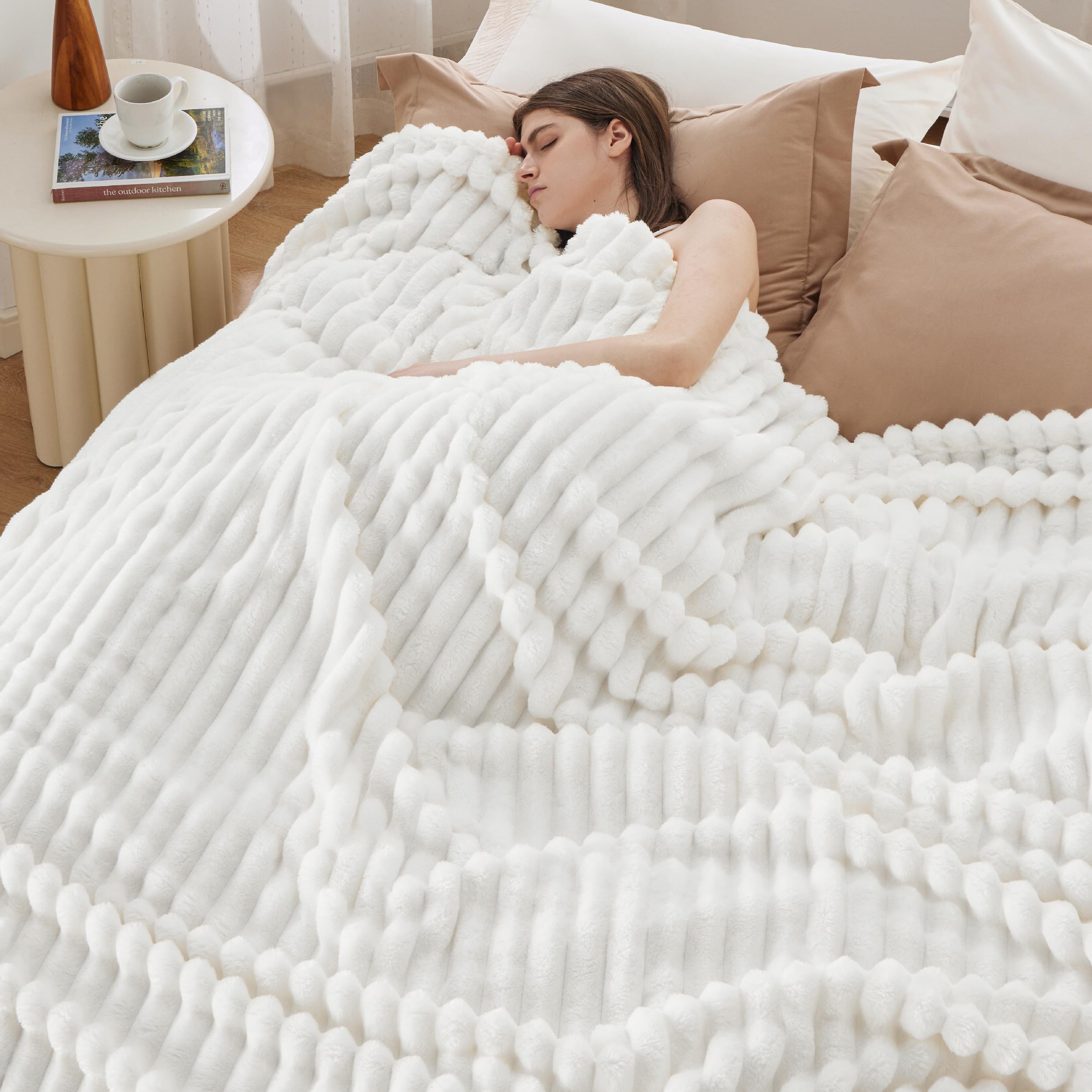 Foto 4 pulgar | Manta Bedsure Gentlesoft, Forro Polar De Franela, Tamaño Queen, Color Blanco Roto - Venta Internacional.