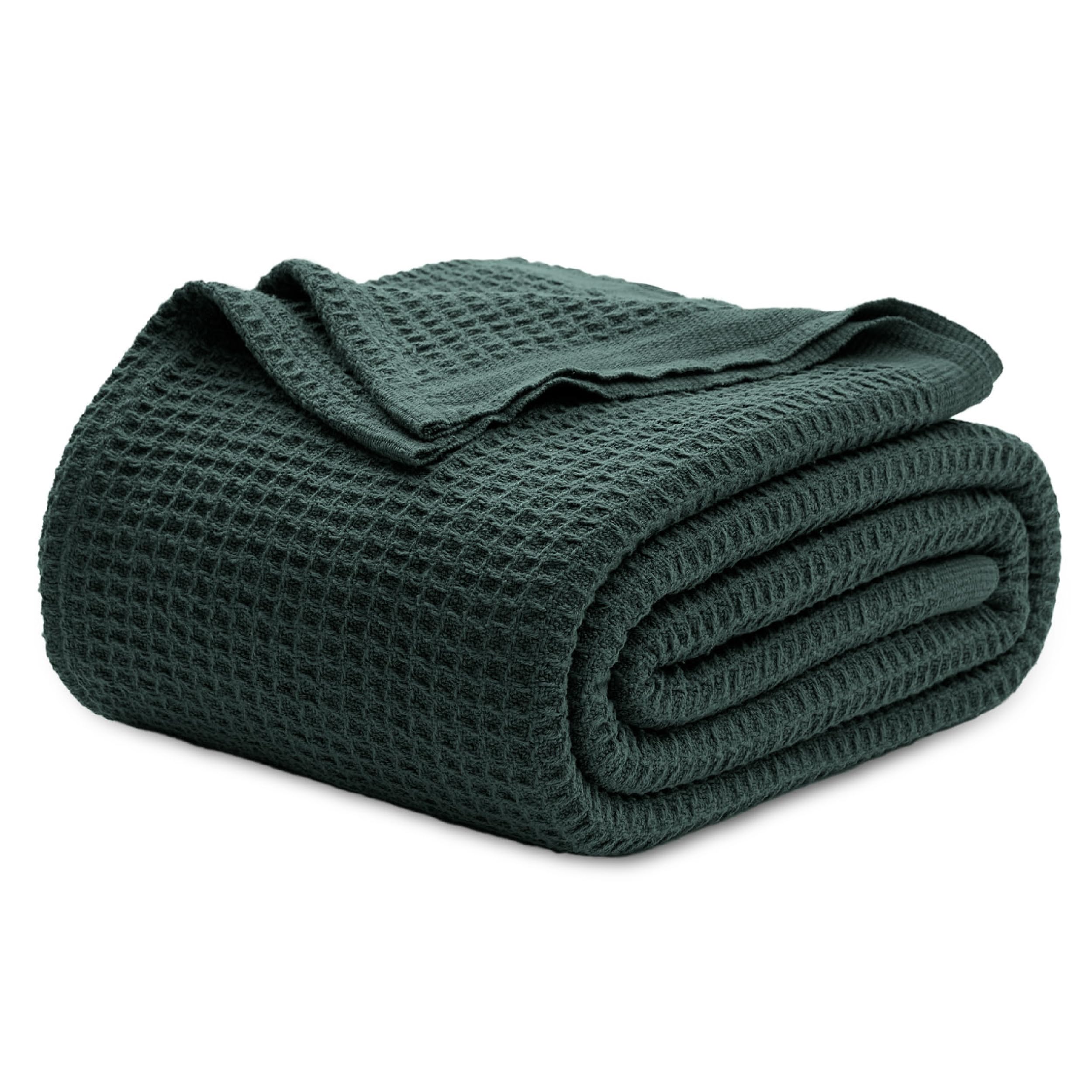 Manta Bedsure, 100% Algodón, Tejido Gofrado, Tamaño Queen, Color Verde Oscuro - Venta Internacional.