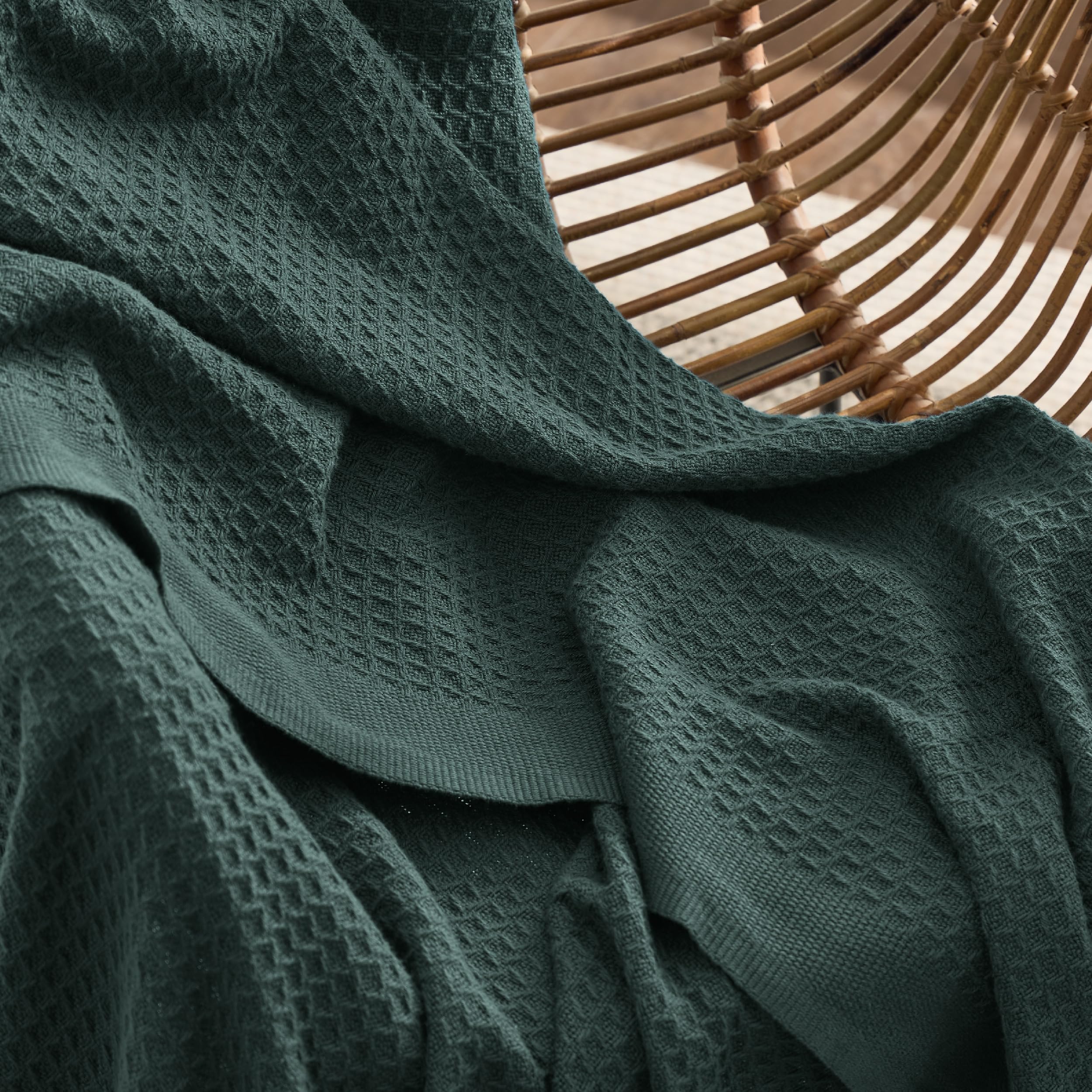 Foto 5 pulgar | Manta Bedsure, 100% Algodón, Tejido Gofrado, Tamaño Queen, Color Verde Oscuro - Venta Internacional.