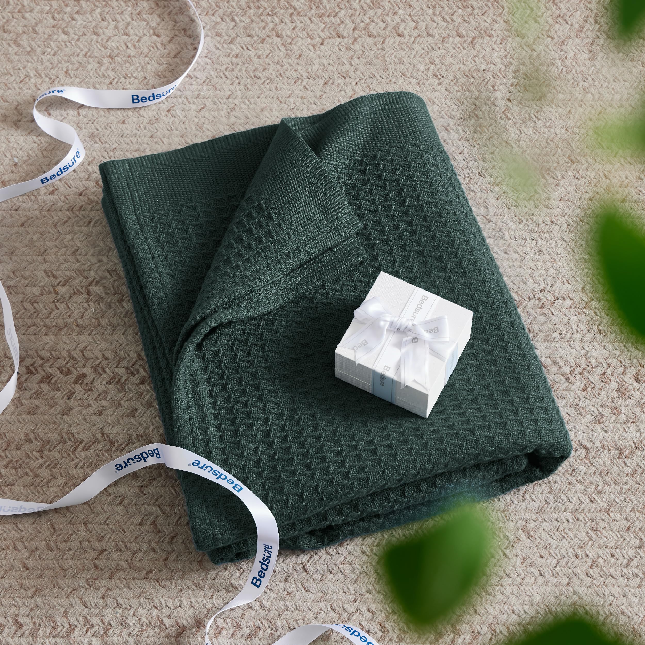 Foto 5 | Manta Bedsure, 100% Algodón, Tejido Gofrado, Tamaño Queen, Color Verde Oscuro - Venta Internacional.