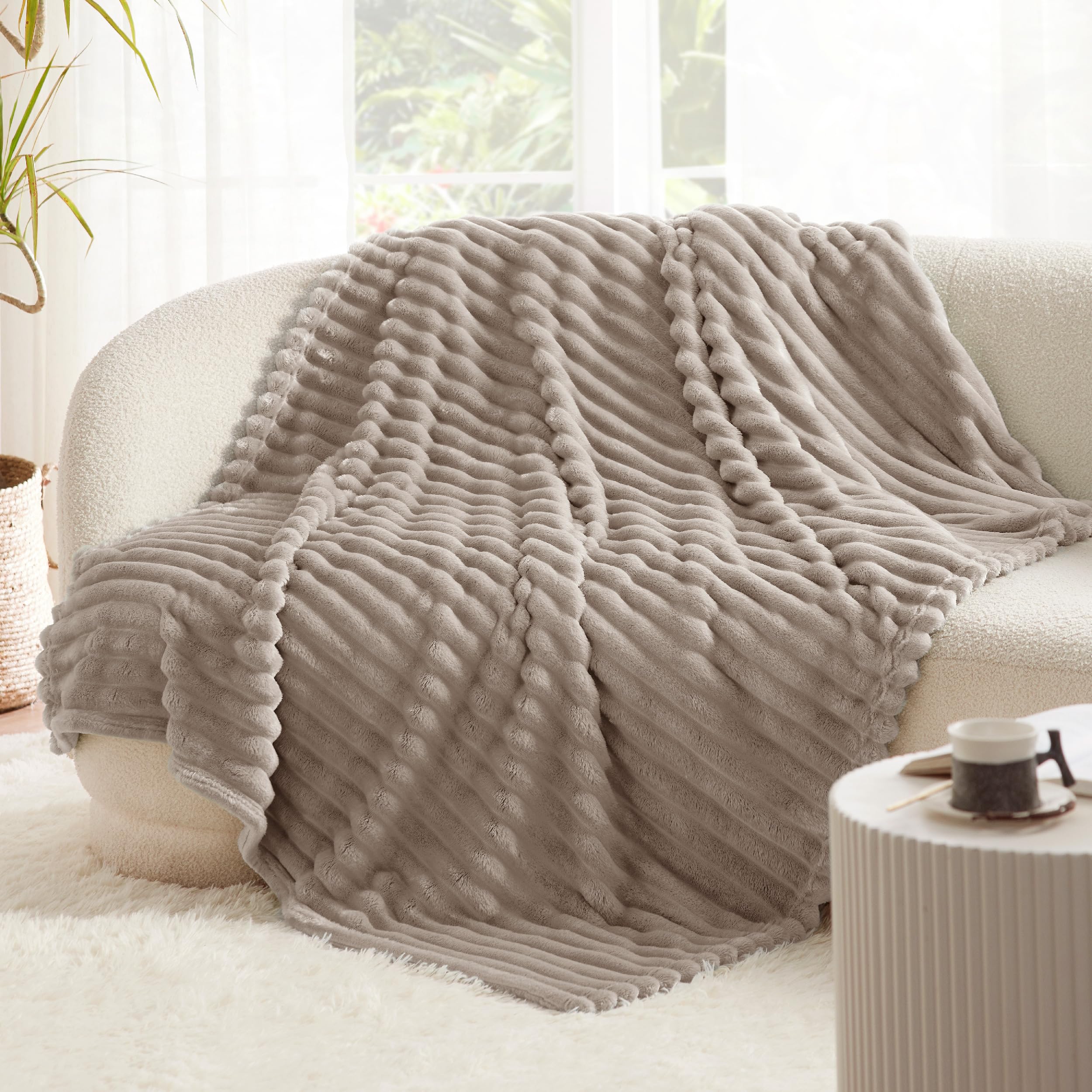 Foto 5 | Manta Bedsure, Forro Polar, Color Moca, Merengue, Para Sofá, 130 X 150 Cm - Venta Internacional.