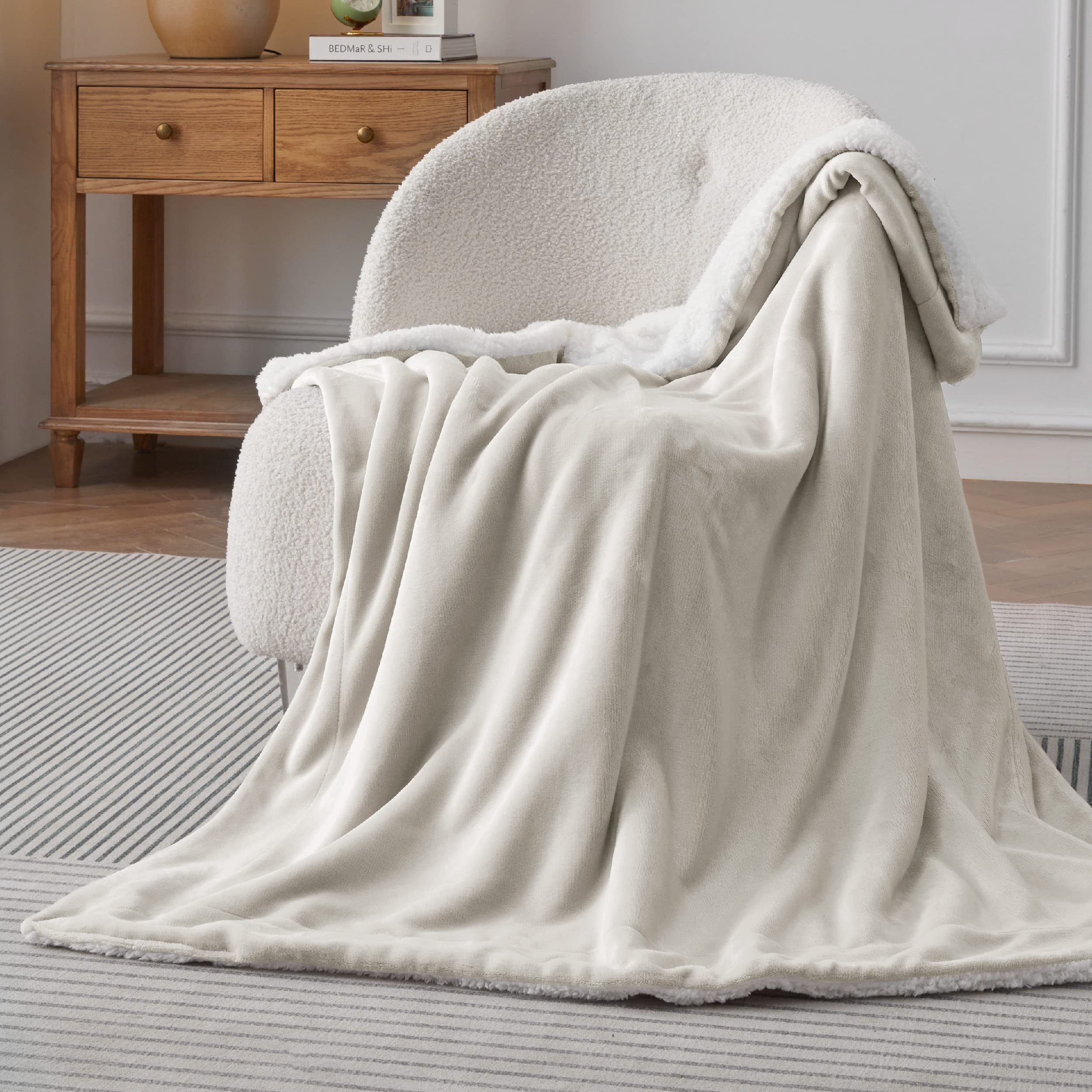 Foto 4 pulgar | Manta De Forro Polar Sherpa Bedsure Para Sofá, 130 X 150 Cm, Lino - Venta Internacional.