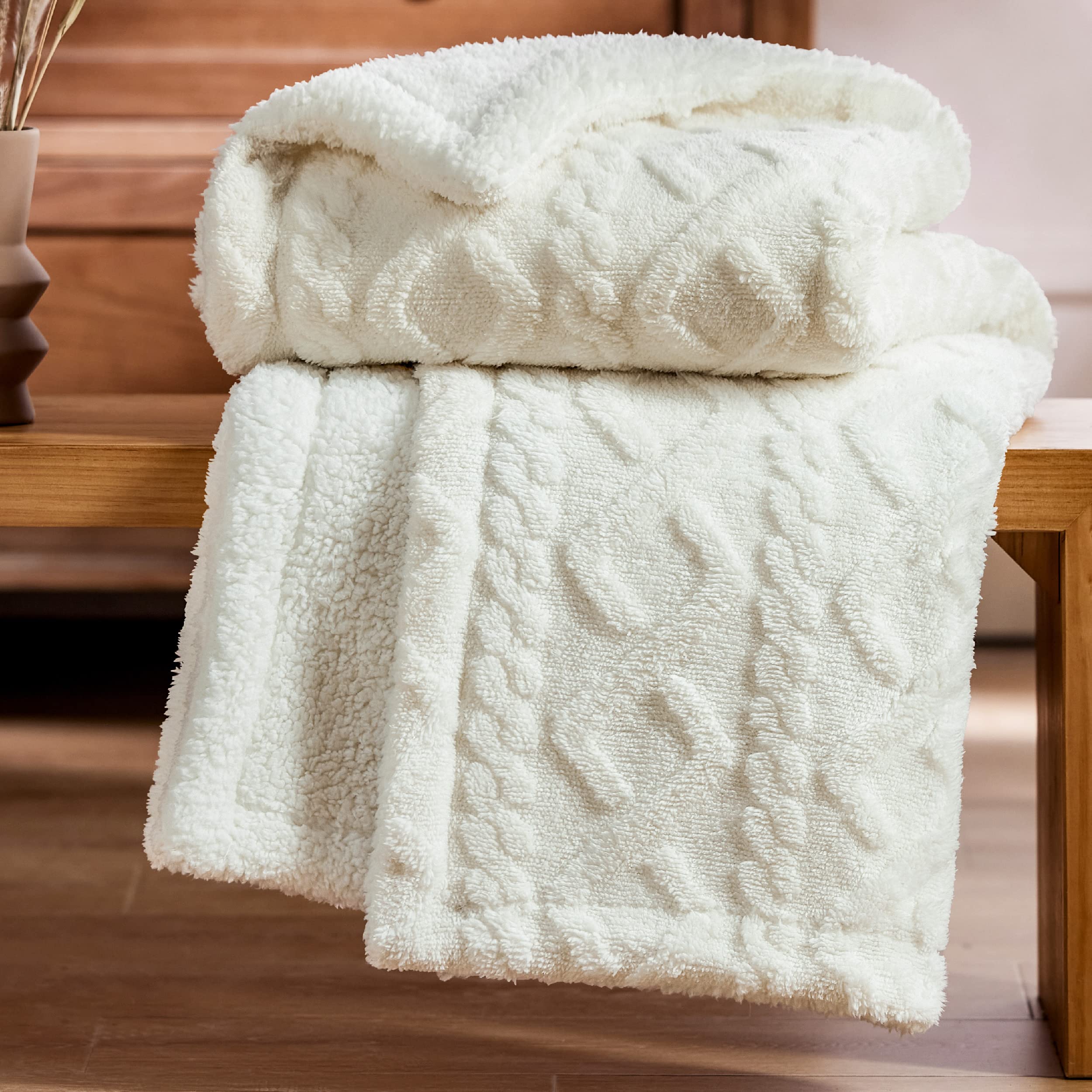 Manta Bedsure Sherpa De Forro Polar Para Sofá, 130 X 150 Cm, Color Crema - Venta Internacional.