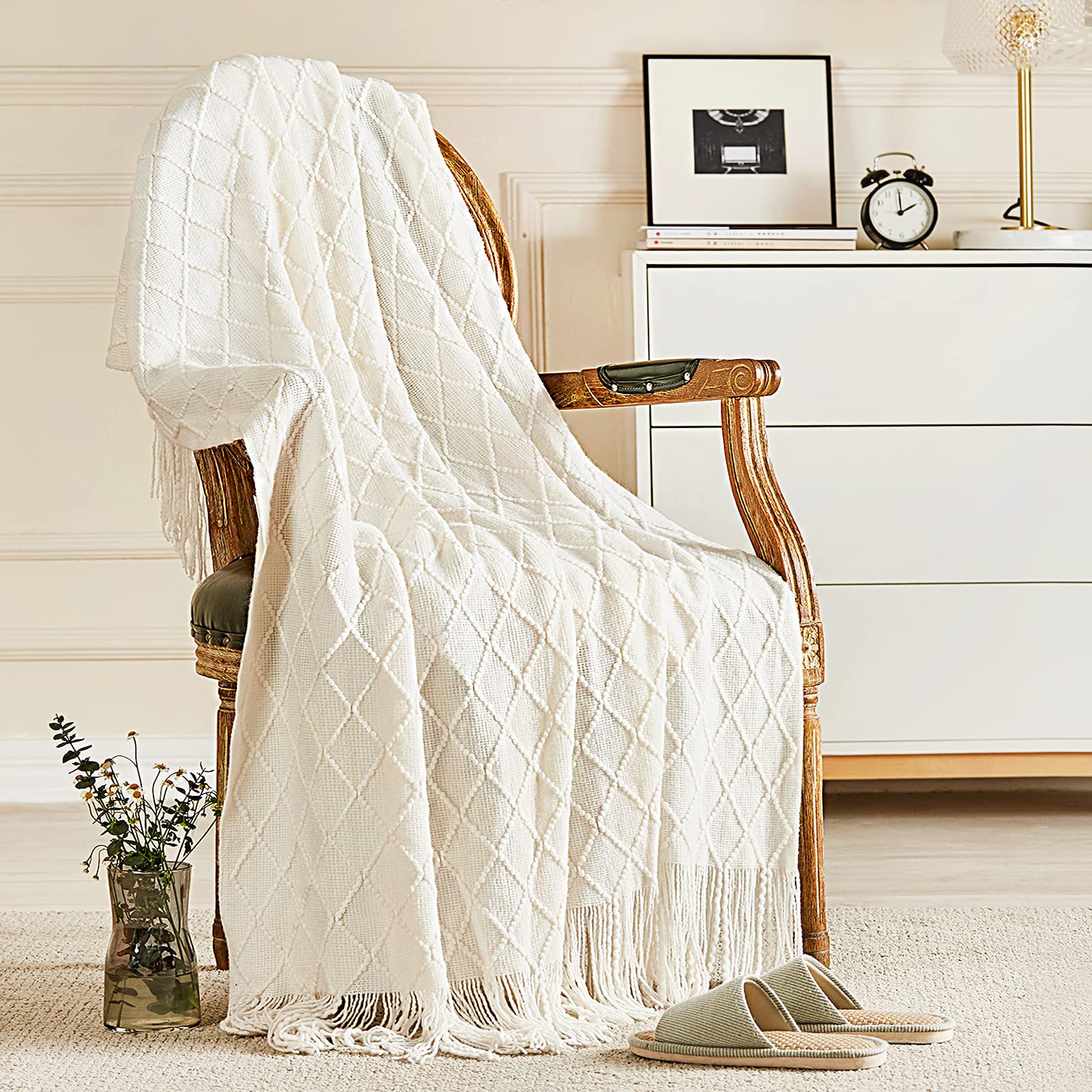 Manta Tejida A Mano Para Sofá Y Cama, Color Blanquecino - Venta Internacional.