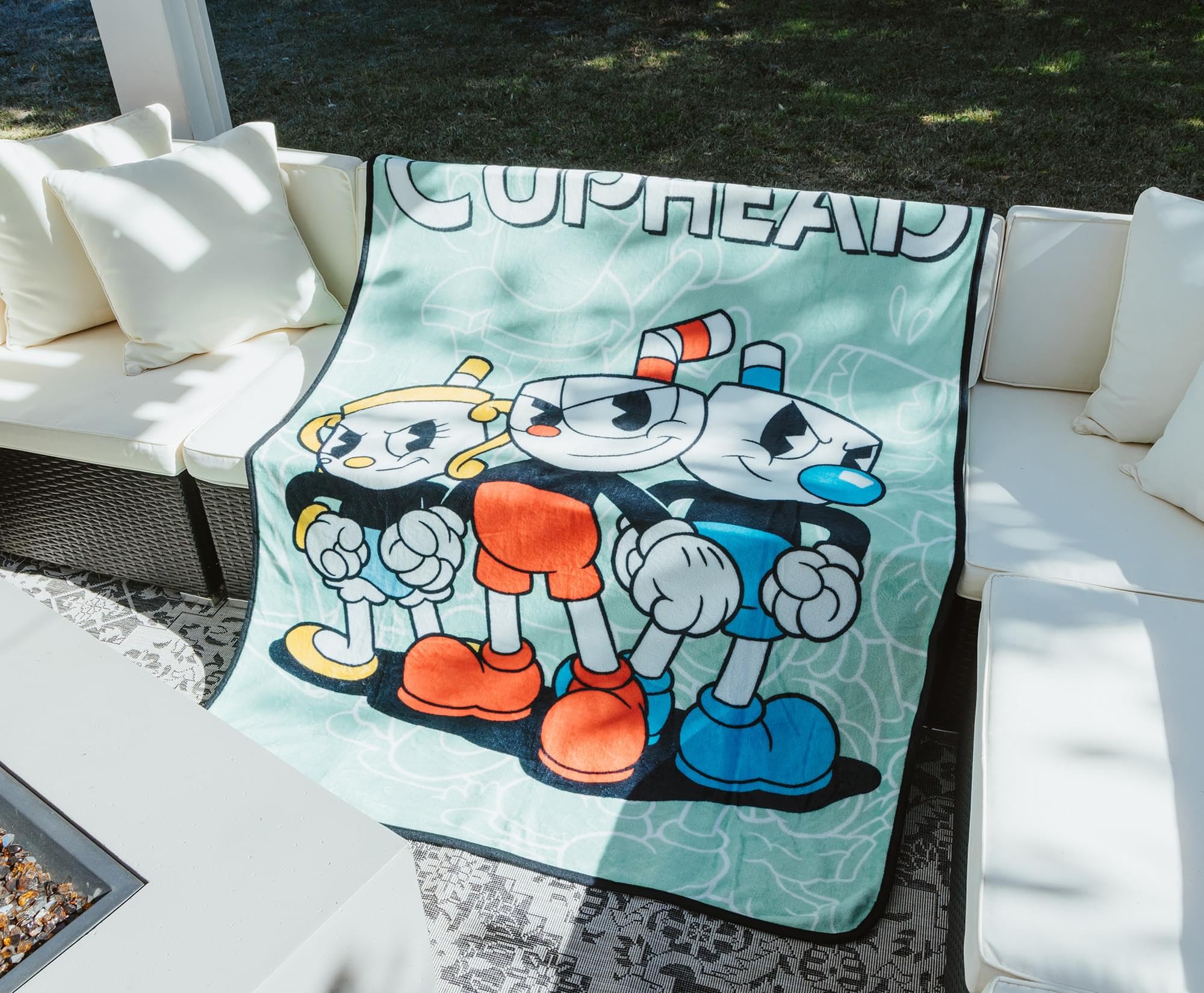 Foto 6 pulgar | Manta Polar Con Los Personajes Principales De Toynk Cuphead, 114 X 152 Cm - Venta Internacional.
