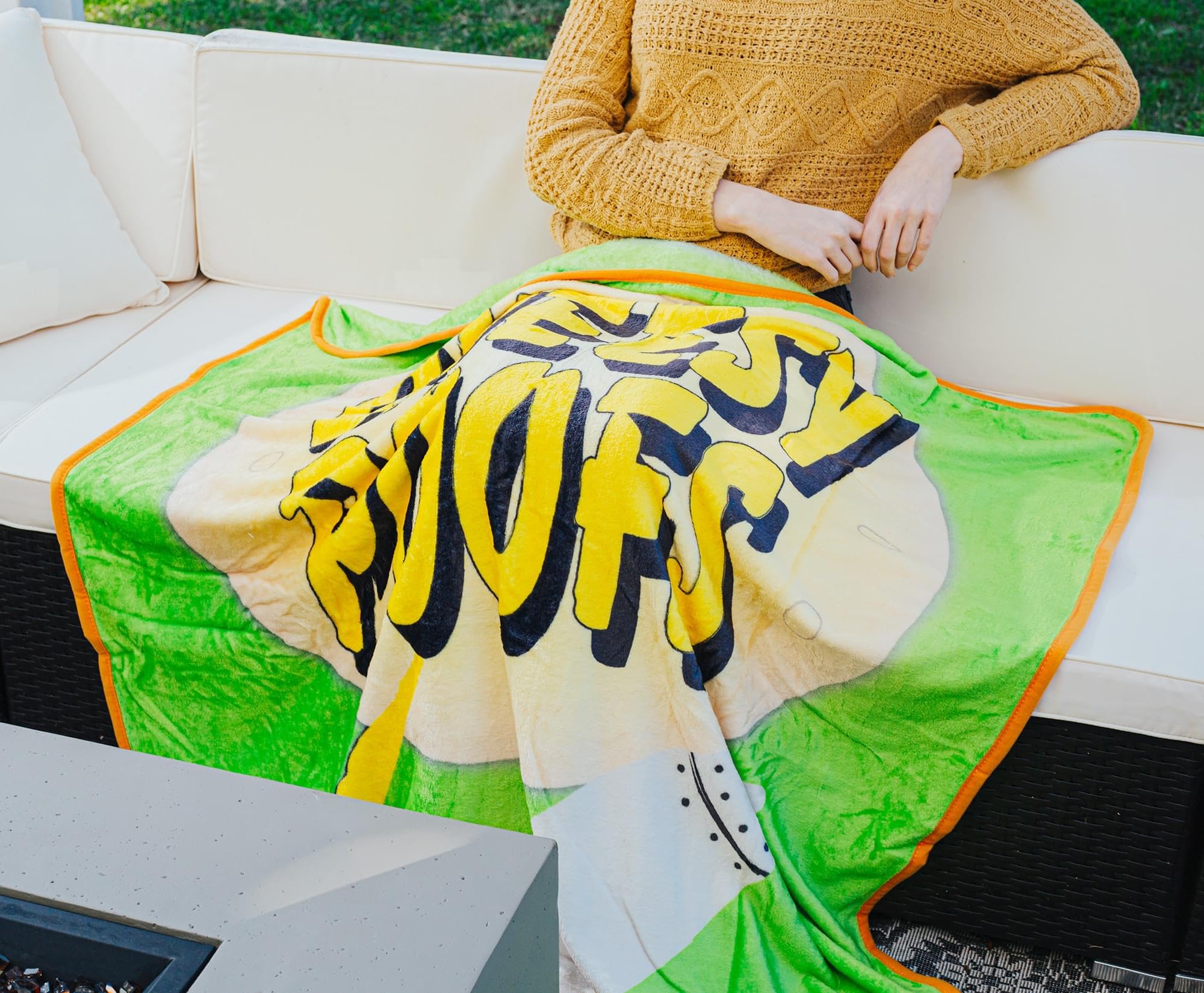 Foto 4 | Manta Plateada Con Diseño De Queso Buffalo South Park, 114 X 152 Cm - Venta Internacional.