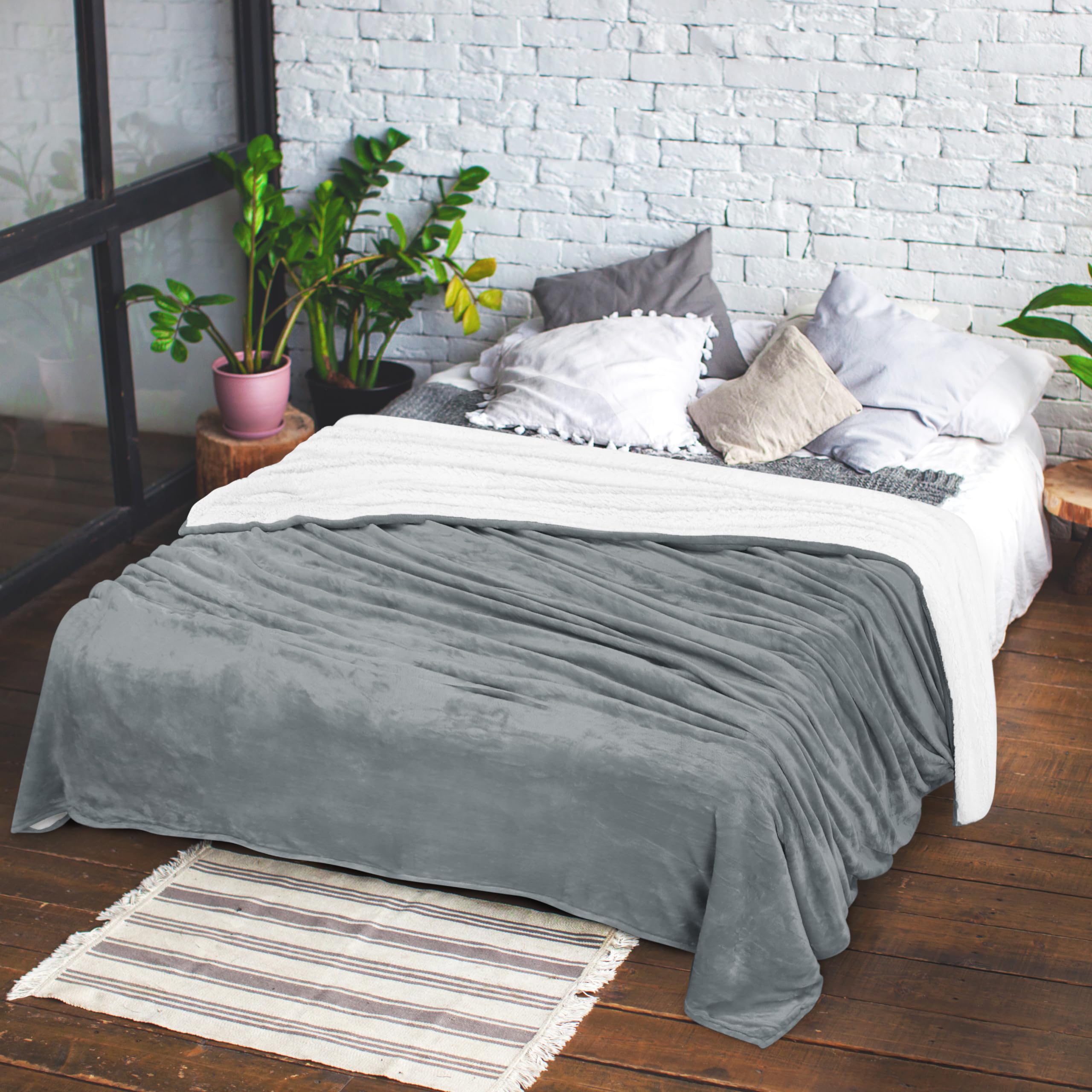 Foto 2 | Manta Utopia Bedding Sherpa King, Tamaño King, Color Gris Frío, 229 X 259 Cm - Venta Internacional.