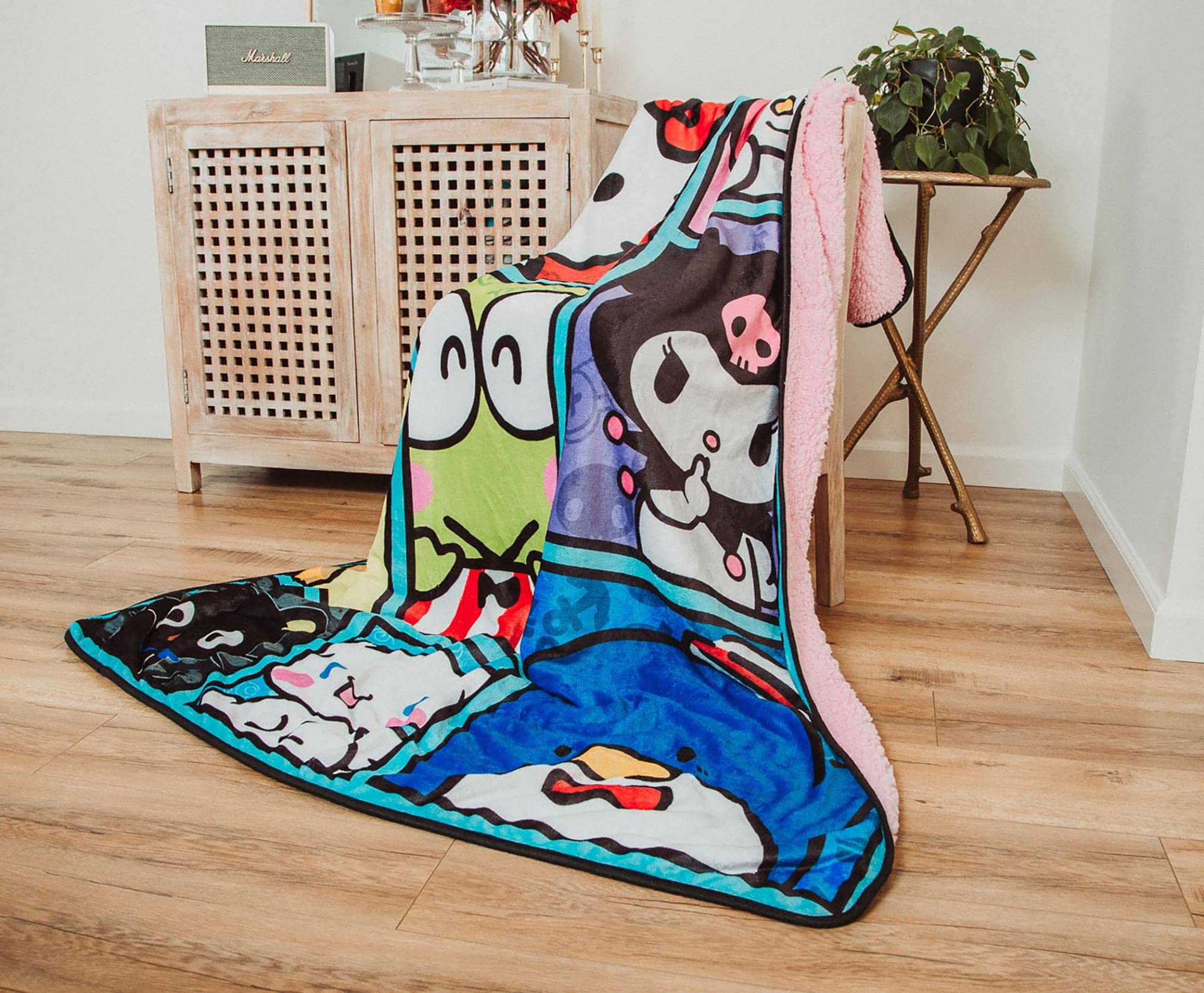 Foto 7 | Manta De Forro Polar Sherpa De Hello Kitty And Friends De Sanrio - Venta Internacional.