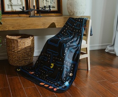 Foto 7 | Manta Toynk Pac-man Classic Maze 114 X 152 Cm - Venta Internacional.