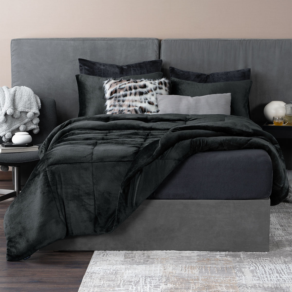 Foto 1 | Set Edredón Invernal Esquimal Queen Size Con Fundas De Almohada Y Sábana De Cajón Negro - Gris Oscuro
