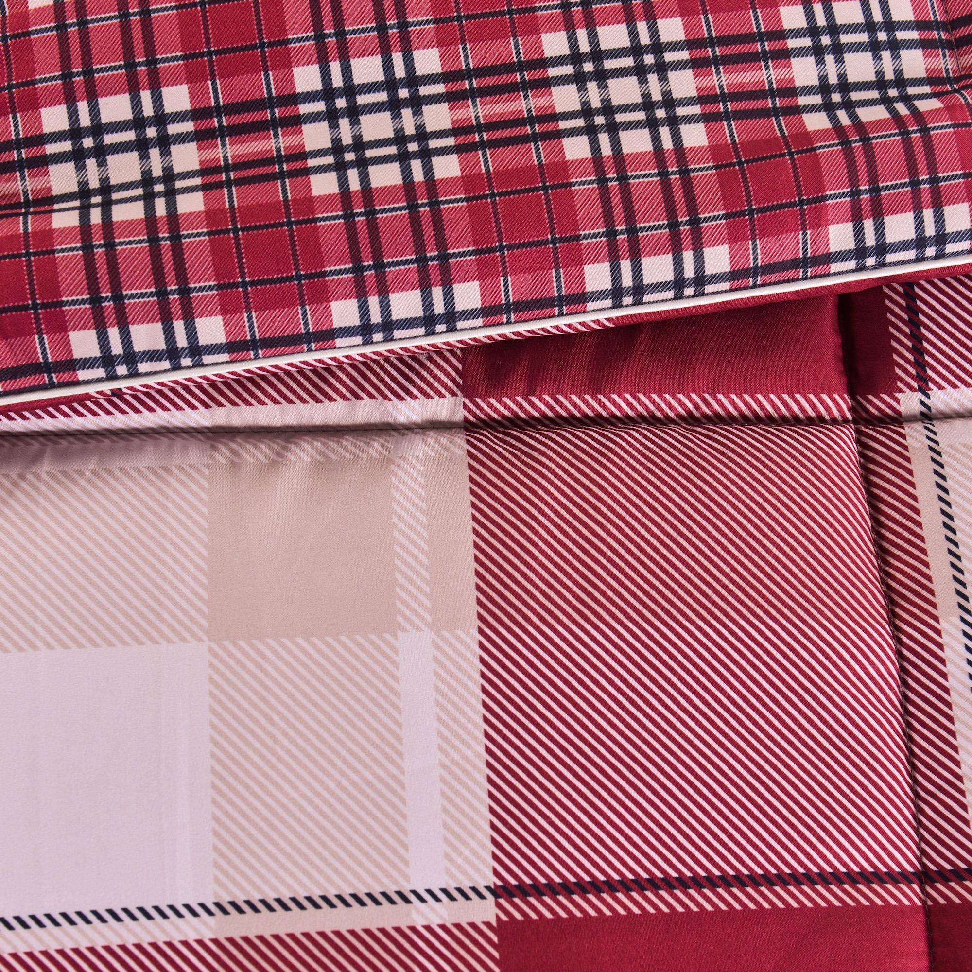 Foto 4 | Edredón King Allure Rojo Reversible a Cuadros
