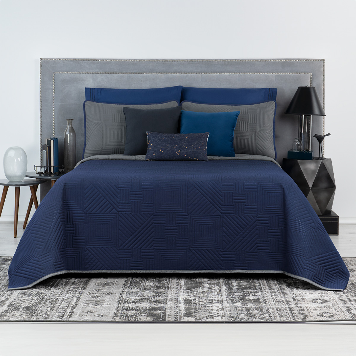 Edredón Pinsonic Real Textil Doble Vista Azul Marino - Gris Oscuro Queen Size