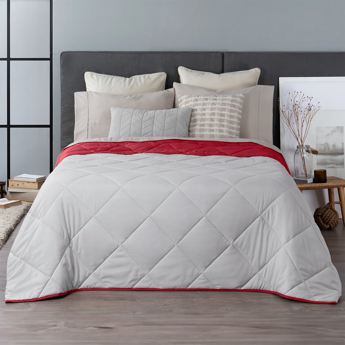 Colcha Edredón Ligero Real Textil, Queen Size Gris-rojo Reversible $799