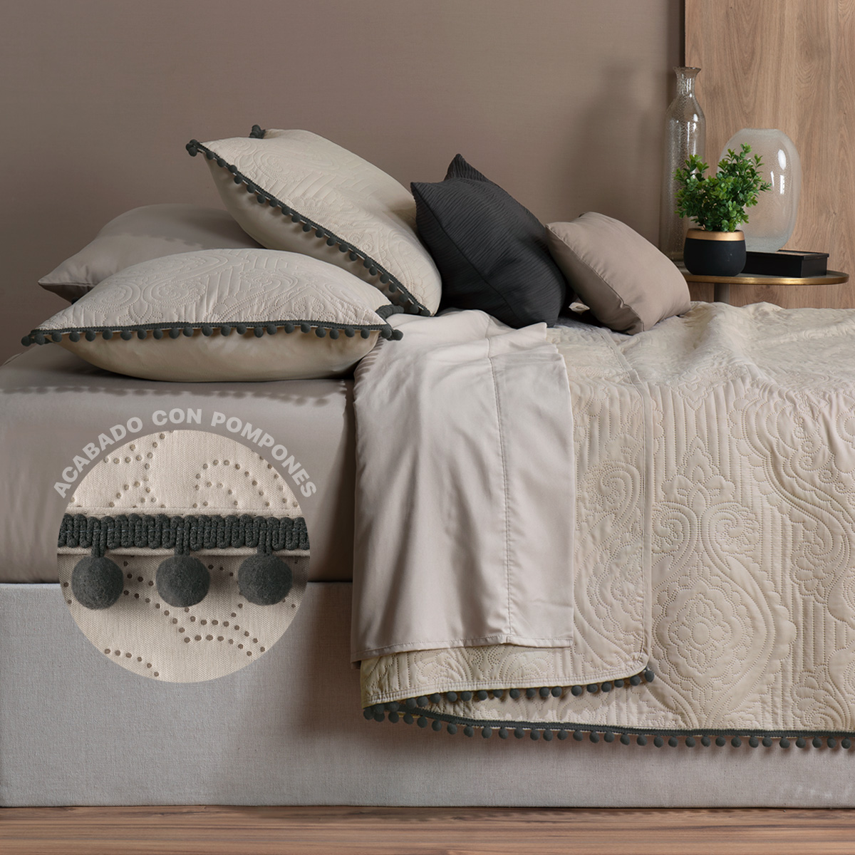 Foto 4 pulgar | Edredón Ligero Real Textil King Size Beige y Negro con Pompones