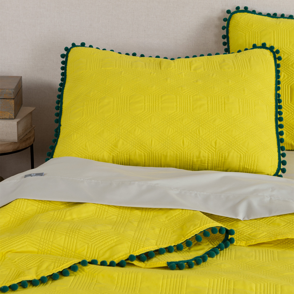 Foto 7 | Edredón Ligero Real Textil King Size Limón y Verde Oscuro con Pompones