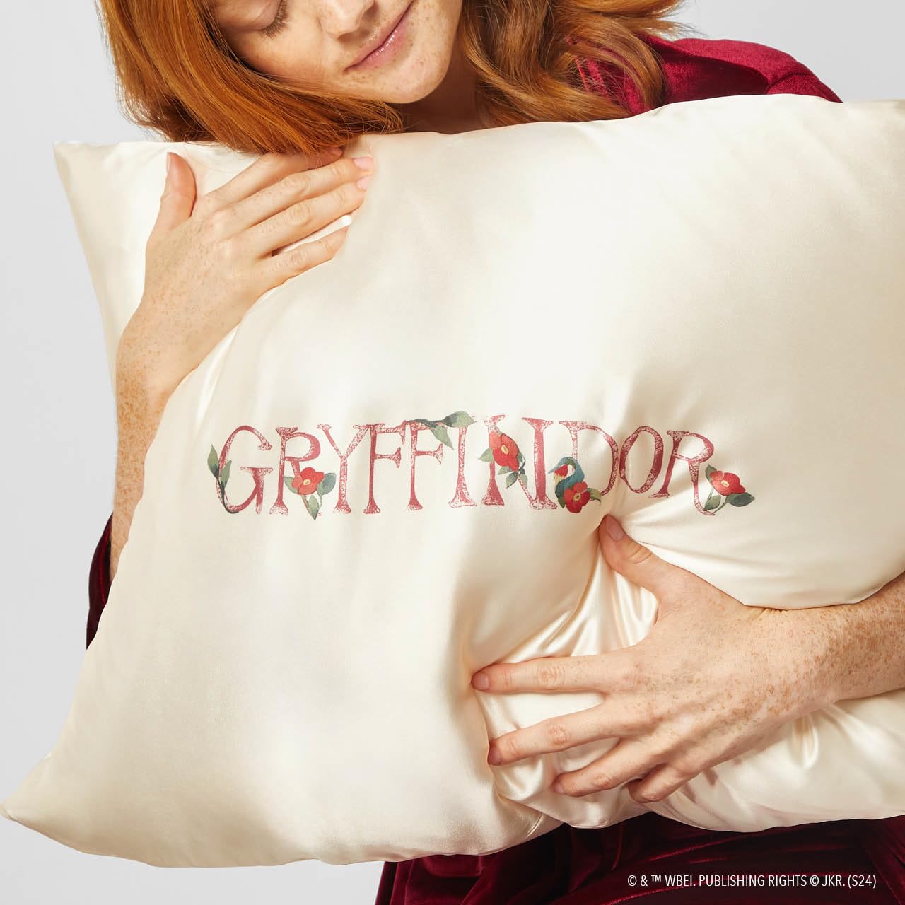 Foto 6 pulgar | Funda De Almohada Kitsch X Harry Potter Gryffindor Satinada, Tamaño King - Venta Internacional.