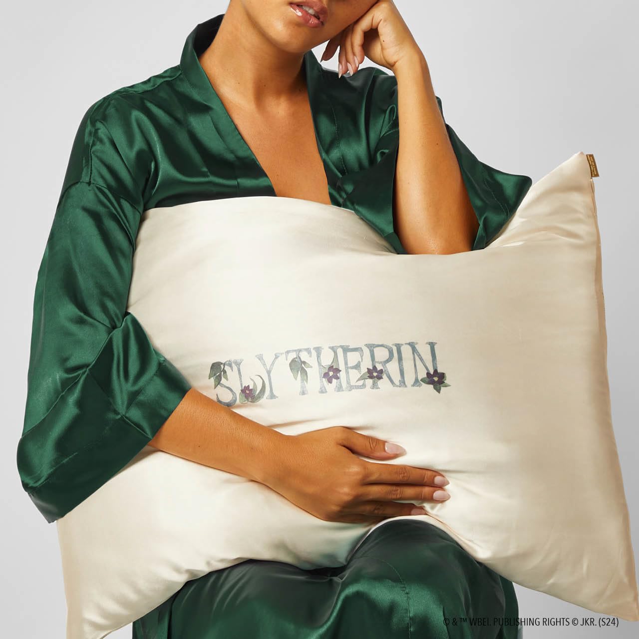 Foto 7 pulgar | Funda De Almohada Kitsch X Harry Potter Slytherin Satin Queen/standard - Venta Internacional.