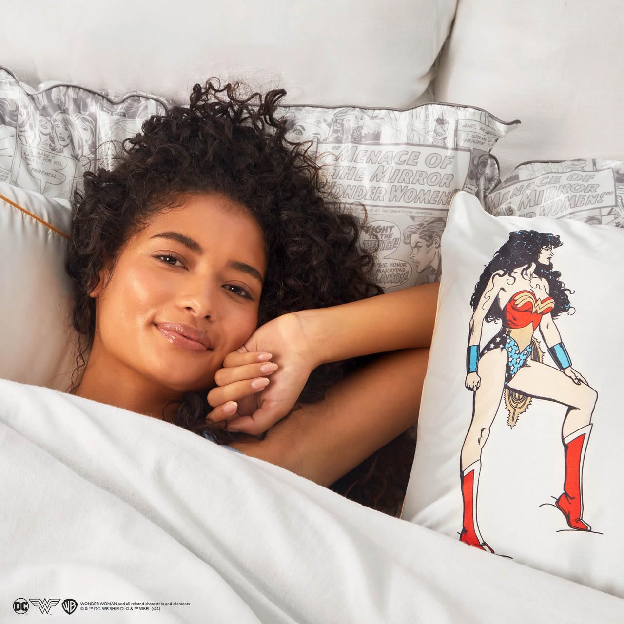 Foto 4 pulgar | Funda De Almohada Kitsch Wonder Woman Satinada Más Suave Que La Seda - Venta Internacional.
