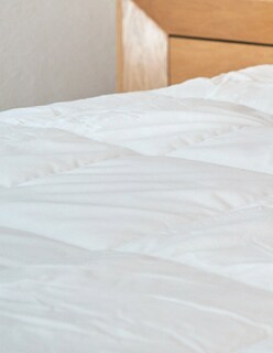 Foto 3 | Kit de 2 Almohadas y 1 Cubrecolchón Capitonado Ziva Sleep Products Blancos Confort King Size