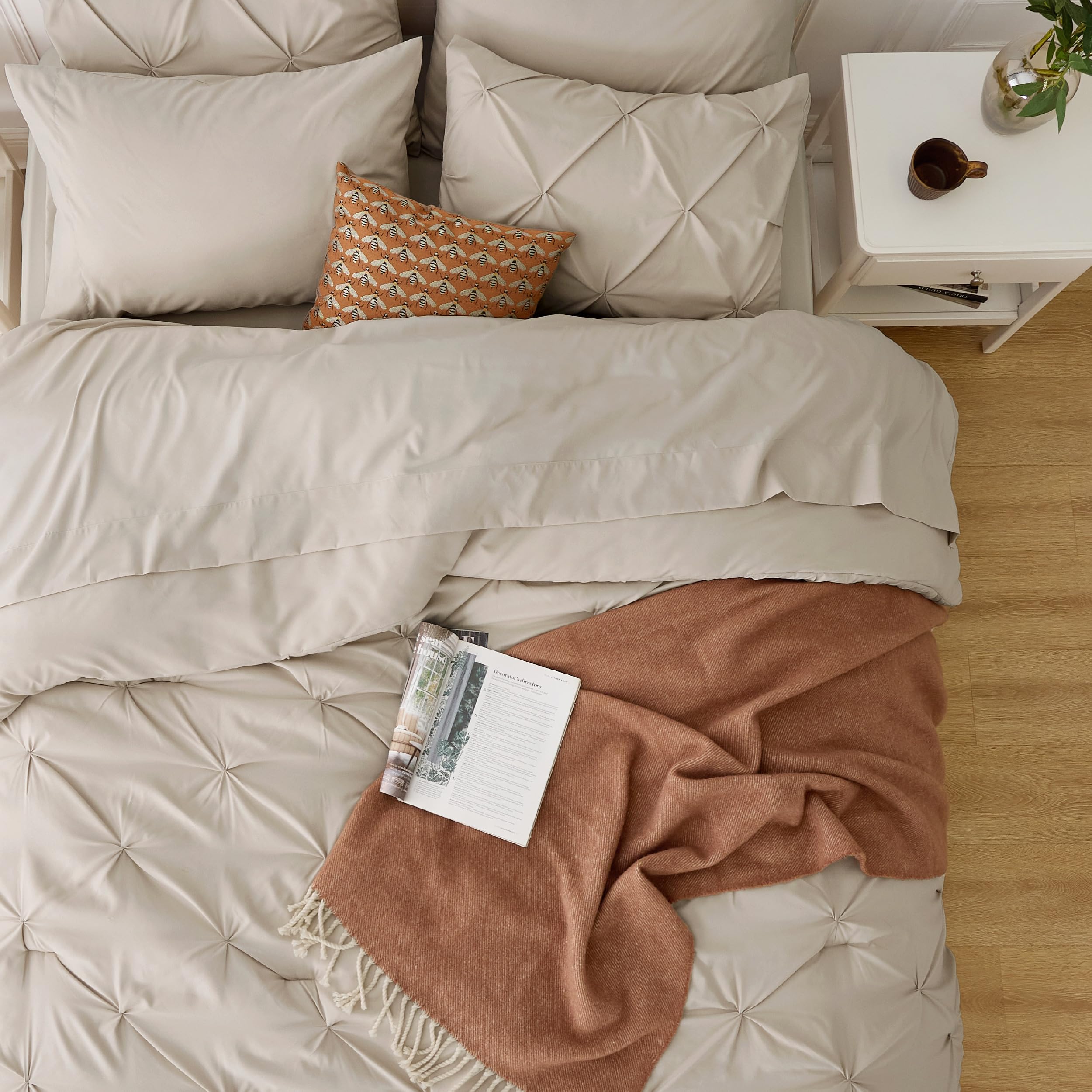 Foto 4 | Juego De Edredón Bedsure California King Pinch Pleat Beige 7 Piezas - Venta Internacional.
