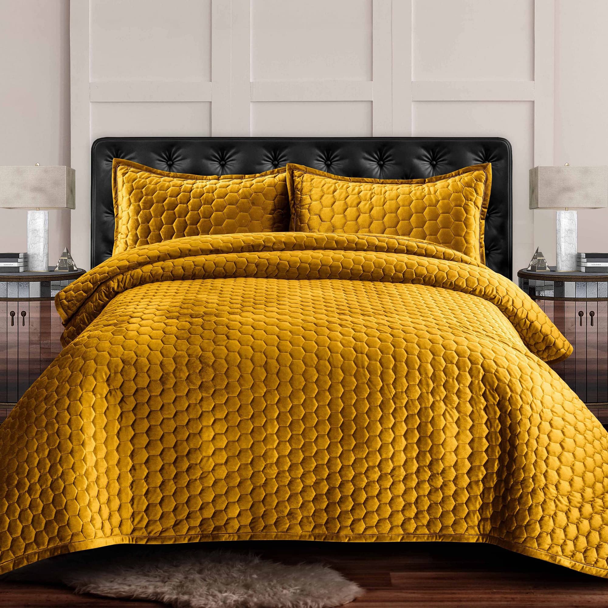 Foto 1 | Juego De Colcha Tribeca Living Velvet King Con 2 Fundas De Almohada Doradas - Venta Internacional.
