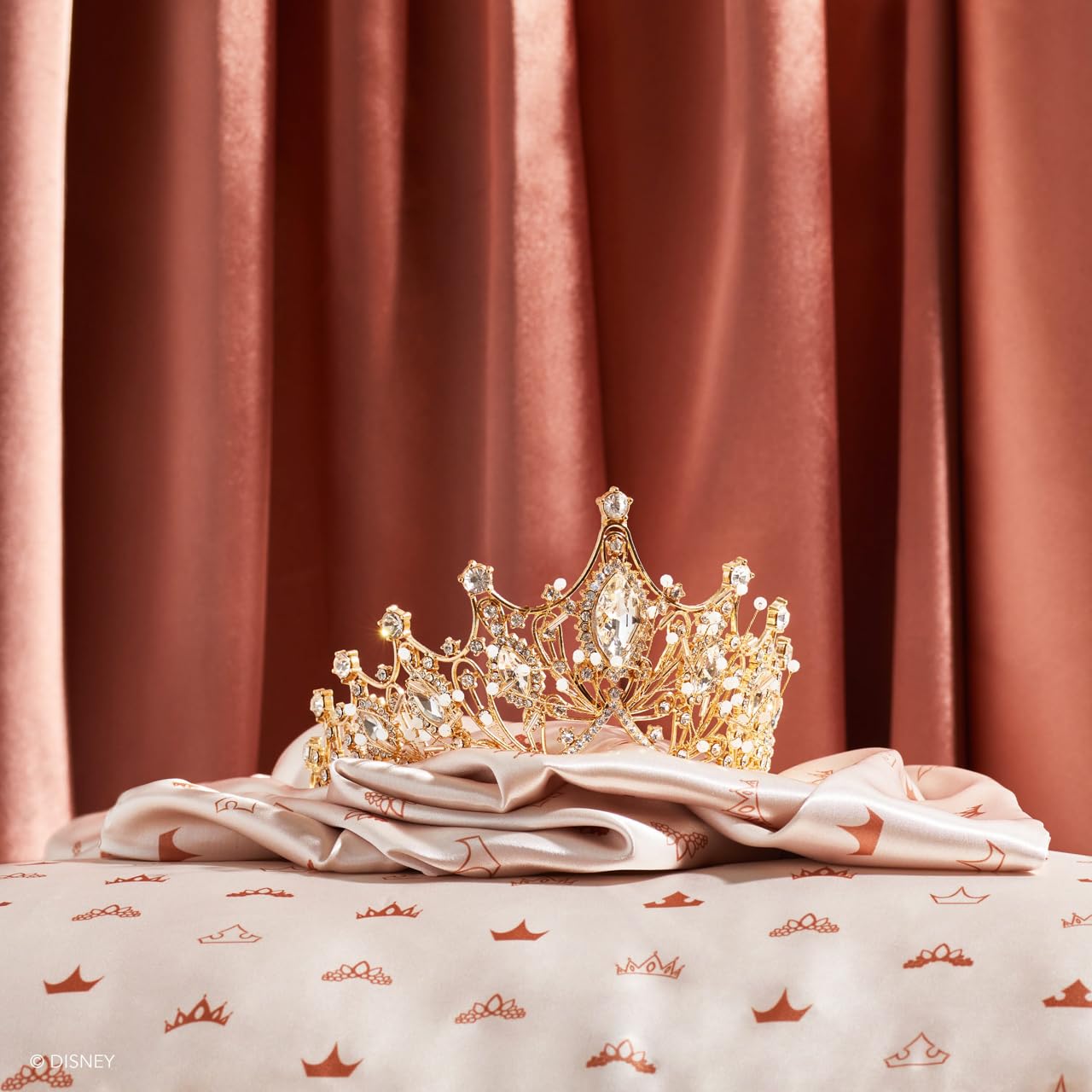 Foto 5 pulgar | Funda De Almohada Kitsch X Disney Desert Crown, Satinada, Tamaño Queen - Venta Internacional.