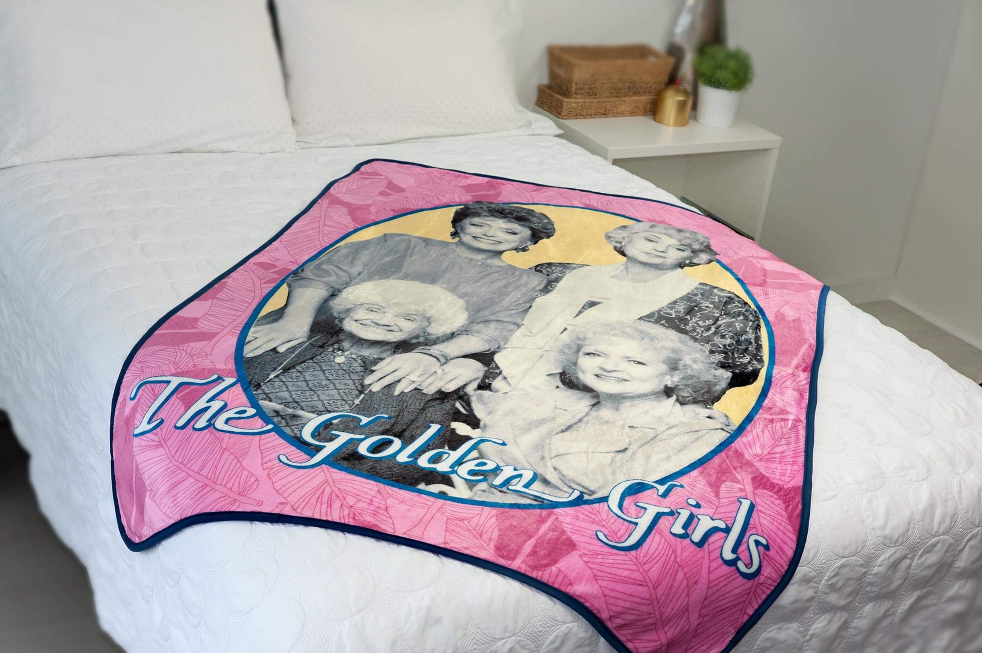 Foto 7 pulgar | Manta De Forro Polar Just Funky The Golden Girls Portrait - Venta Internacional.