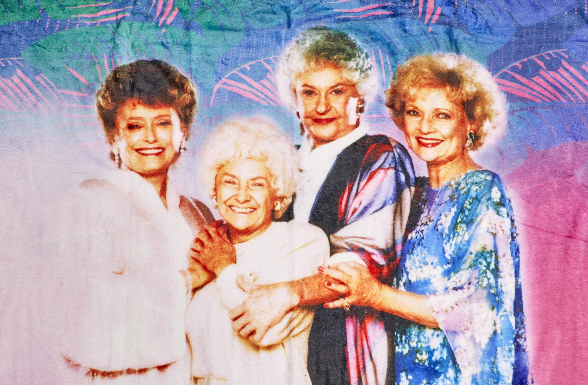 Foto 4 pulgar | Manta Polar Just Funky The Golden Girls Stay Golden  115 X 152 Cm - Venta Internacional.