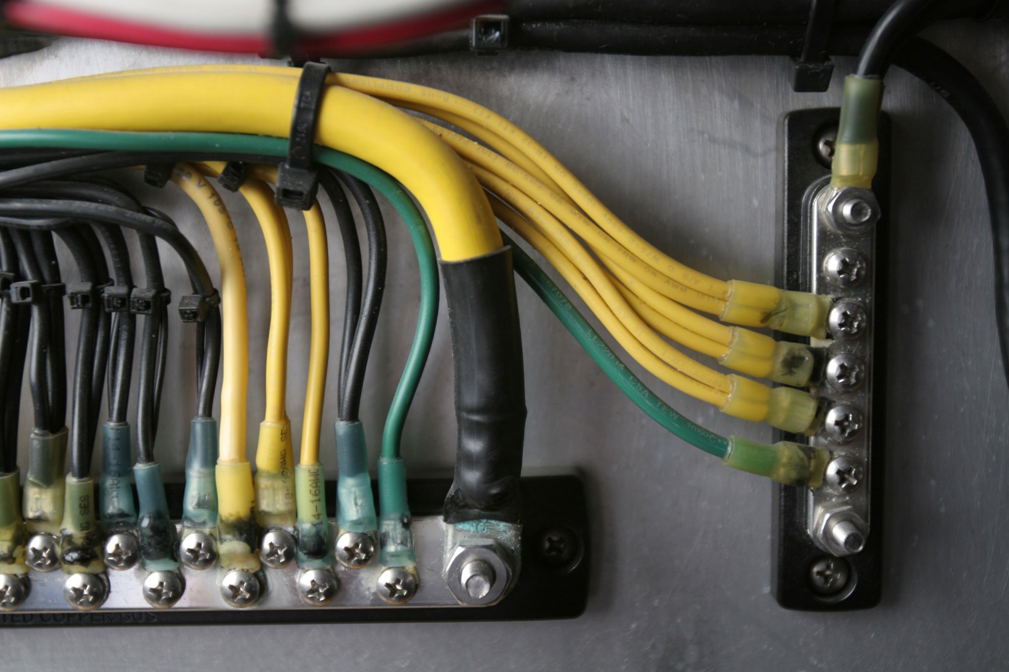 Foto 5 pulgar | Busbar Blue Sea Systems 2304 Mini De 100 Amperios Con 5 Tornillos - Venta Internacional.