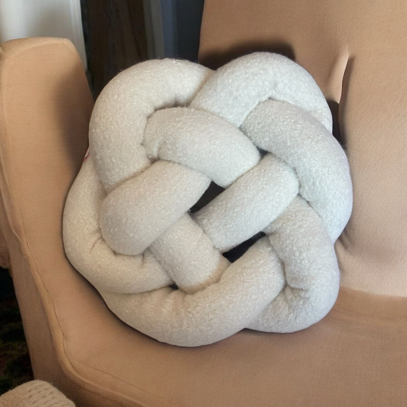 Foto 4 pulgar | Cojín Decorativo Nudo Loto Hueso Afelpado Recamara Sala