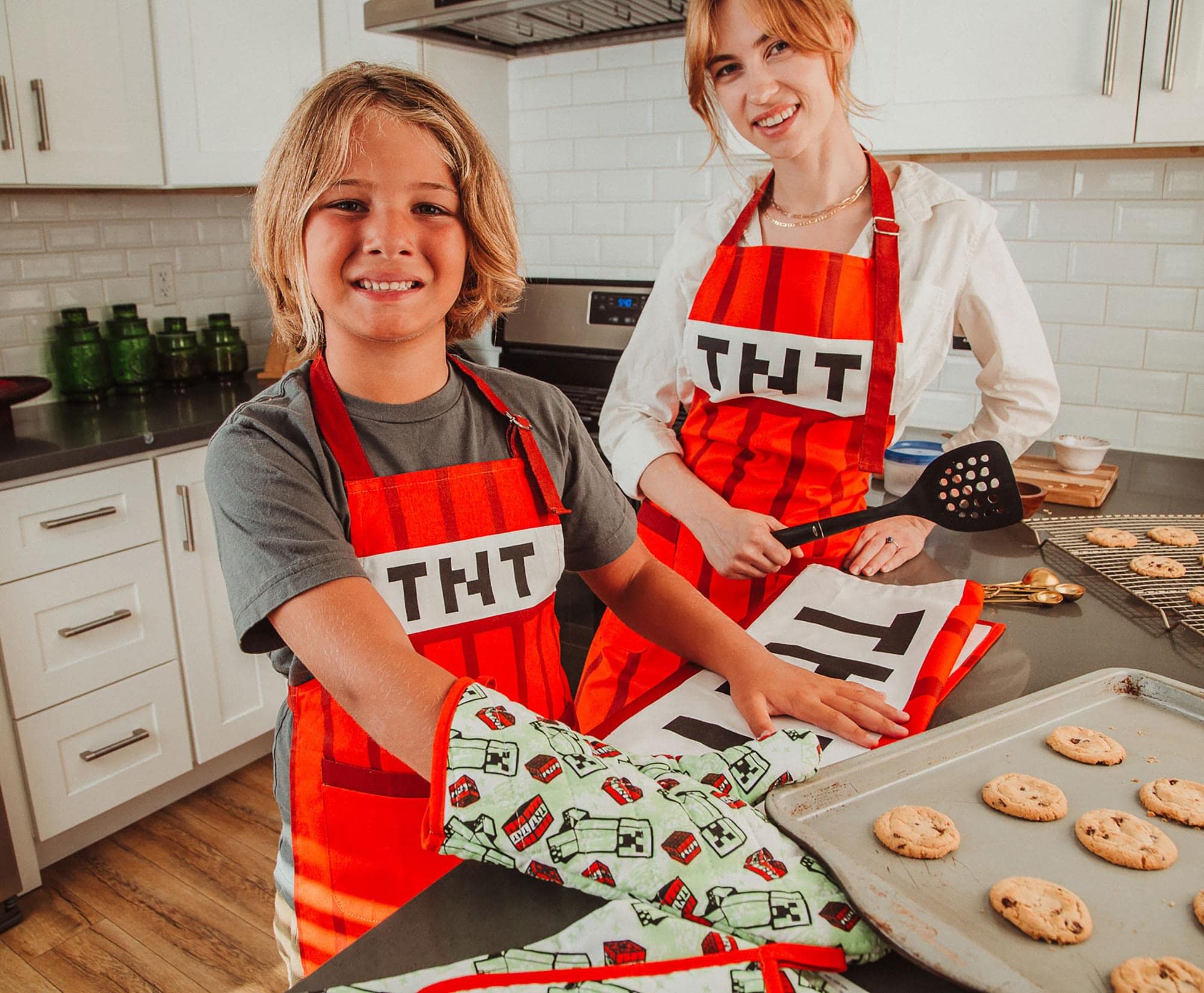 Foto 7 | Delantal De Cocina Minecraft Red Tnt Youth Para Niños - Venta Internacional.