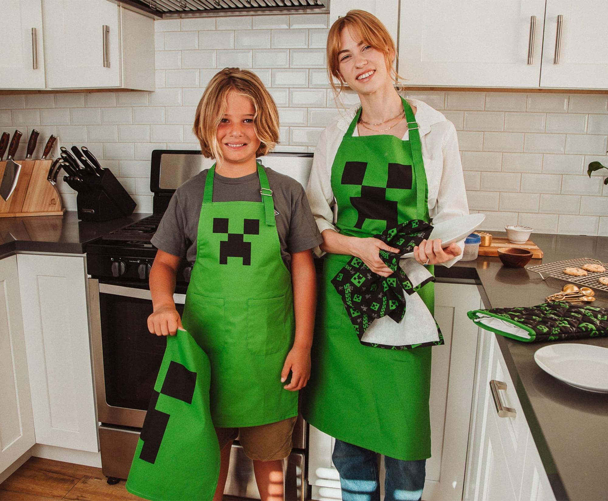 Foto 4 pulgar | Delantal De Cocina Minecraft Green Creeper Youth  100% Algodón - Venta Internacional.