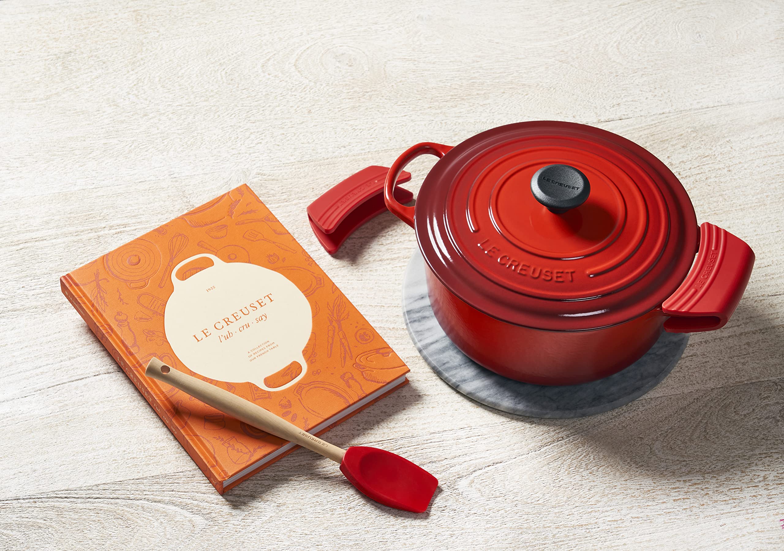 Foto 2 | Handle Grips Le Creuset, Silicona, Juego De 2 Unidades, 5 X 2,5 Cm, Color Cereza - Venta Internacional.