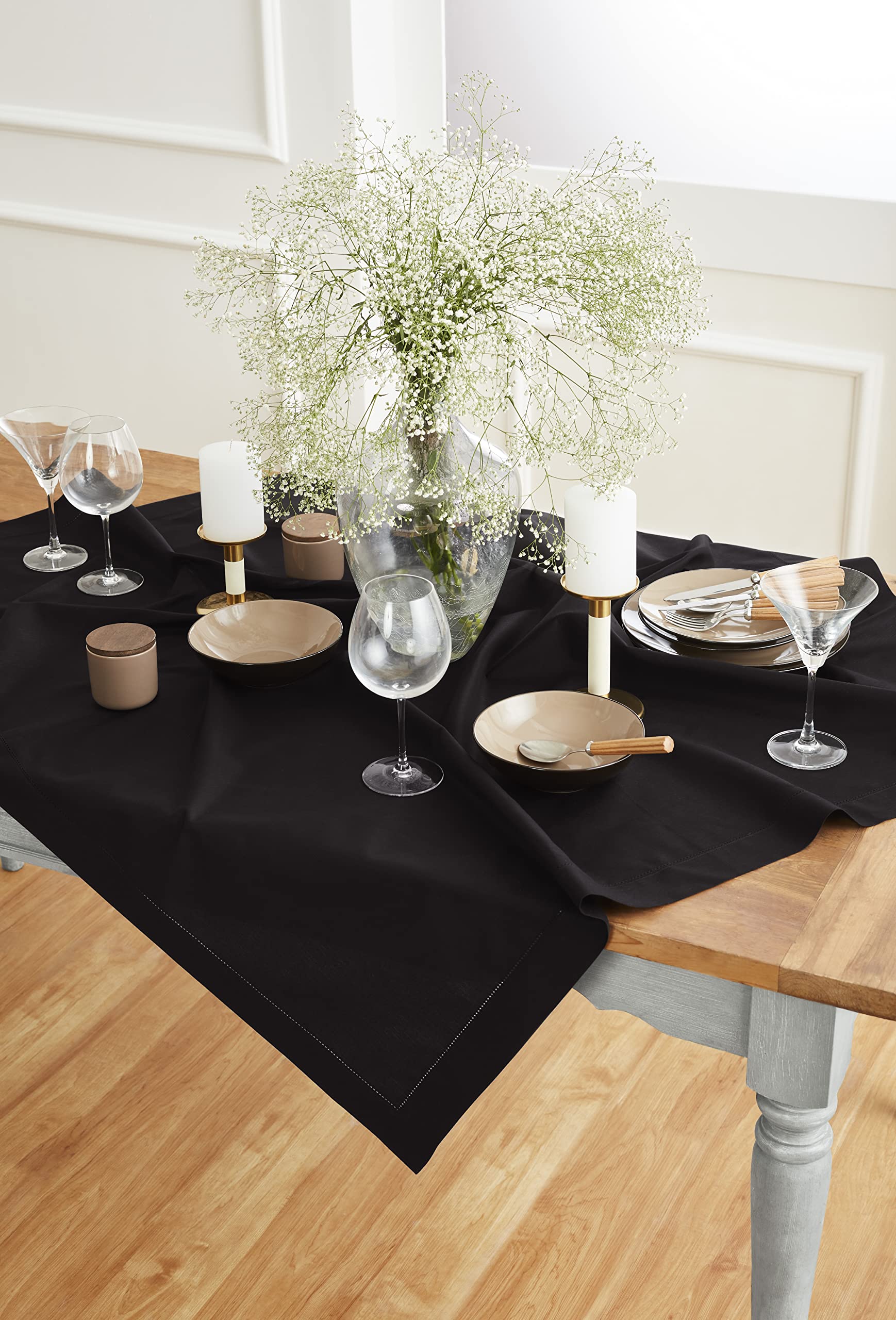 Mantel Solino Home Con Dobladillo De Lino Y Algodón 132 X 132 Cm, Color Negro - Venta Internacional.